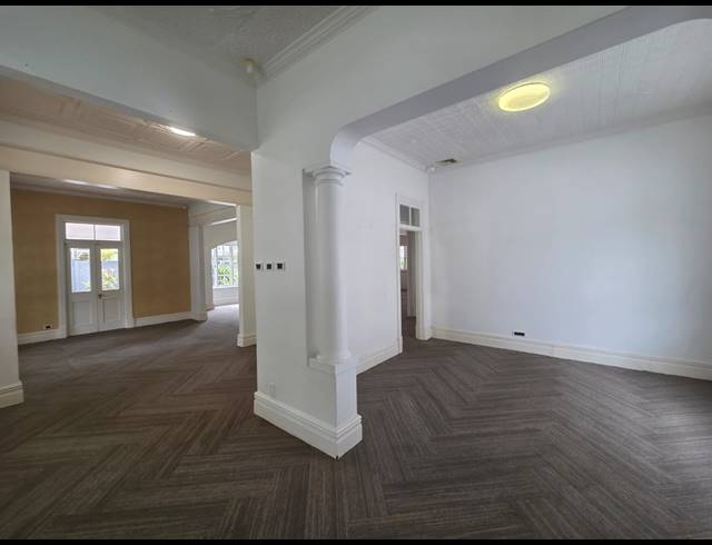 420M² BUILDING TO LET IN WINDERMERE